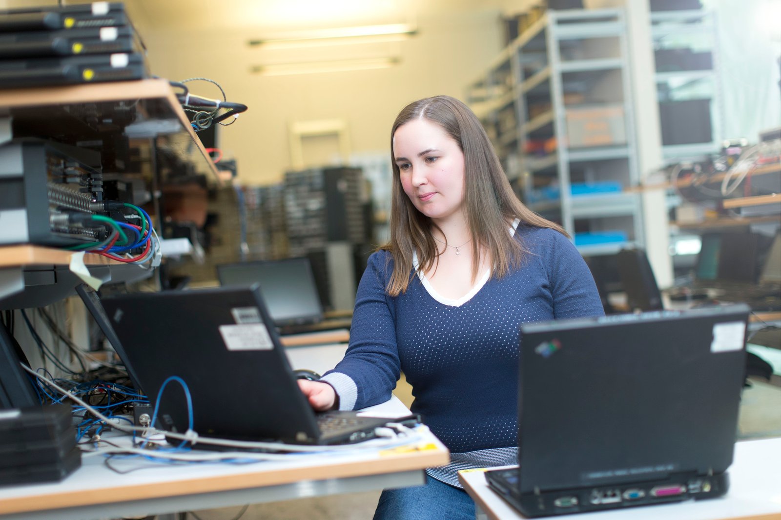 Terma_employee_at_computer